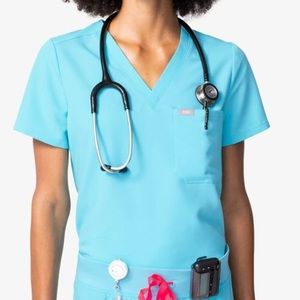 Used Catarina, 1 pocket, scrub top.